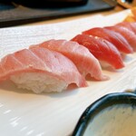 波なれ - 特選天然ミナミマグロの握り。