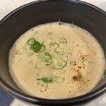 らぅめん考房 ありがた屋 - 「濃厚豚白湯つけ麺（1,000円）」、「麺大盛(150円)」、「半熟味玉子（150円）」、「ローストポーク２枚（350円）」