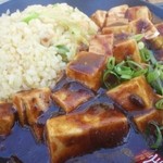 王記厨房 - レタスチャーハンに陳麻婆豆腐がけ