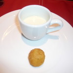 シェ フルール 横濱 - サツマイモの冷製スープとエスカルゴのクロケット