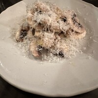 LOVAT - 舟形のマッシュルームのサラダ