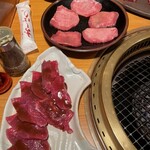 焼肉 一升びん - 