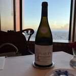 ミクニナゴヤ - ベルナールデュガの白ワイン。おそらく手に入れようと思うと今は10万円するんじゃ無いかな？