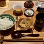 炎水 - 岐阜産米はつしも 白甘鯛炭火焼き いくら醤油漬 香の物 赤だし