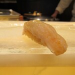 鮨 やまけん - ヒラメの縁側