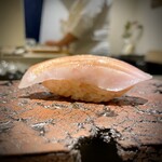 島津 - 鰤　まだ季節的には早いかと思ったがあっさりと綺麗な脂が印象的