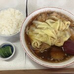 ラーメン 天一 - チャーシューワンタンメン 半ライス