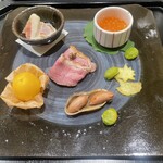 うつつ川 - 前菜　いちじくゴマだれ　いくら　鴨ロース　ほおづき　茹で落花生(おおまさり)  揚げ銀杏　