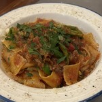 TRATTORIA　LA MORA - 山形産 和牛アキレス腱と甘長唐辛子のトマトソース　リガトーニ