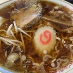 高雄 - ベーシックなラーメンは古き良き醤油スープ！