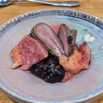 La Stalla - ビオレソリエスは普通のイチジクよりも水分が少ないそうで、なるほどソースのように絡みます。いつものイチジクサルーミより格段に良いです。