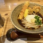 扇町うどん屋 あすろう - とり天と鯛ちくわ天と温玉ぶっかけ　おあつ