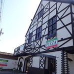 ポルタ・アル・マーレ - ①外観　とても立派な建物です。