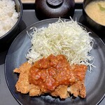 松乃家 - 「赤サルサソースチキンかつ定食」790円也。税込。