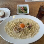 トラド - 特別パスタランチ
            特製カルボナーラ(大盛+500) 2500円