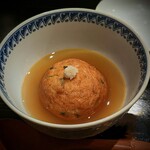 茜坂大沼 - 駿河湾産桜海老のひろうすは、珍しい位はっきり濃い海老出汁。ひね生姜も辛みが強く、ガツンとした煮物でした。