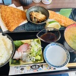 鮮魚酒場 紬季 - 日替わり定食全景