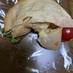 麦のめぐみ - プチサイズの惣菜パン　200円