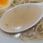麺家 たけ田 - スープの感じ