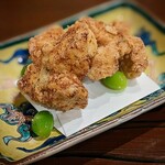 勢麟 - 赤目河豚と新銀杏の唐揚げ。この時期の河豚から揚げも、やっぱり美味しい♡　一番好きな唐揚げは、やっぱり河豚♡たくさん揚げましたから～、おっしゃるけれど、胃袋を先ず下さい。