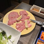 焼肉・ジンギスカン きんぐこんぐ - 