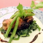 ALWAYSカマヤ - ホウレン草のソテーの上に置かれていました。