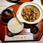 Chuukagai Keikyuu - ランチのレバーの黒味噌炒め（税込980円）　ご飯少なめ　これに選べるデザートが付きます