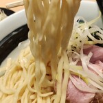 貝出汁らぁ麺 海美風 浅草店 - 麺の感じ