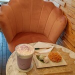 Kanom Thai Cafe - 椅子もカワイイ