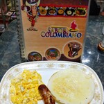 LA Tiendita COLOMBIANA - ママがメニューも写るようにしてくれました