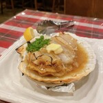 Charcoal bar jus - 活ホタテ貝　バター醤油焼き