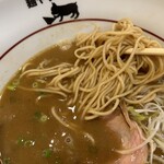 麺やシバケン - 少しそばかすタイプの麺