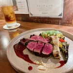 チャコールバル ジュ - 蝦夷鹿　カシスソース