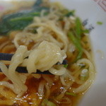 手打ち麺（縮れ麺）ツルツルした素晴らしい食感！