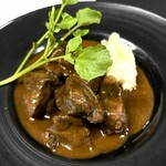 LEON - 上世屋獣肉店の鹿スネ肉の赤ワイン煮込み