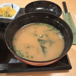 Toyotsune - 特上天丼(海老2尾) 950円 (赤だし)