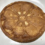 梅月堂 - シンプルな瓦せんべいですね！
