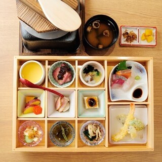 四季で変わる釜めしと彩り和膳ランチ