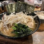 家系ラーメン クックら - かためおおめ海苔味玉海苔ネギライス