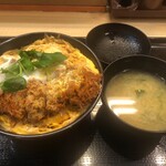 松のや - ロースかつ丼¥590税込（クーポン価格）・味噌汁付き