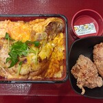 なか卯 - ほろチキ親子重(並)と鶏唐2個で970円(税込)