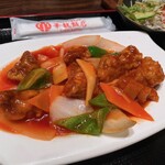 上海華龍 - ケチャップ感のある酢豚で美味しかったです