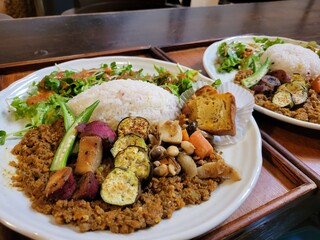 Cafe KUKURU - 平日の野菜いっぱいチキンカレー