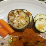 キッチン ブルー グローブ - 備え付け野菜のアップ