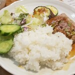 キッチン ブルー グローブ - ２度目はご飯、サラダ、お新香をワンプレート