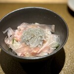 日本料理FUJI - ■用宗の生しらす・万願寺・鰹節
      味の濃い生しらすに、鰹節で旨味の追加投与。そして万願寺で辛みのアクセント。
      もう、問答無用でしょう！