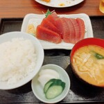 さくら食堂 - 刺身2点盛り合わせ定食(まぐろ・かつお)