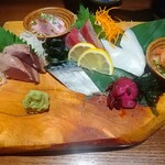 刺身と焼魚 北海道鮮魚店 - 宝石盛り合わせ