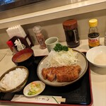 丸和 - おろしとんかつ定食∶2300遠慮なく