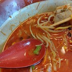 麺カフェ ひまわり - 真っ赤なスープ